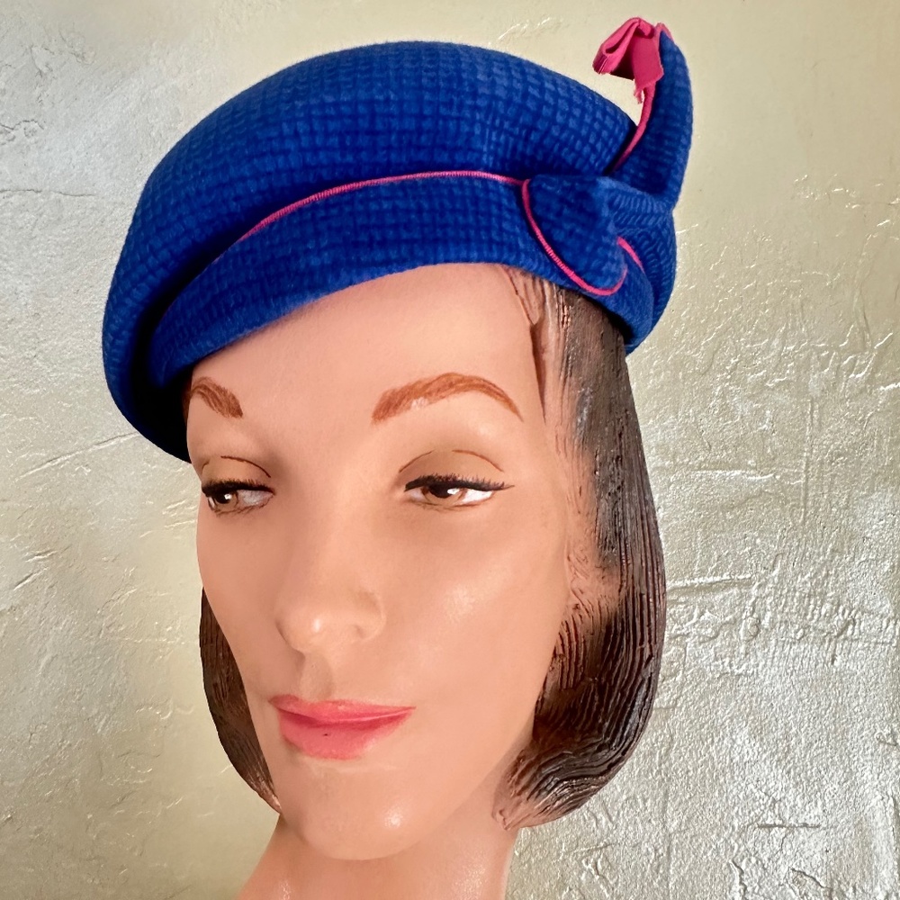 DAINTY 1960's ROYAL BLUE FABRIC TAM WITH PINK GROSGRAIN EDGING + SMALL BOW